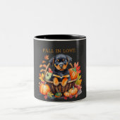 Rottweiler Fall in Liebe Zweifarbige Tasse (Mittel)