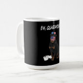 Rottweiler Hund Ew isolierte Hunde, die eine Gesic Kaffeetasse (Vorderseite Links)