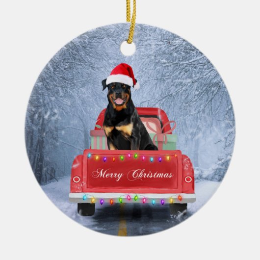 Rottweiler Hund im Schnee sitzend im Weihnachtswag Keramik Ornament (Vorne)