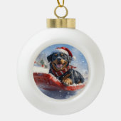 Rottweiler Hund in Sledge Let it Schnee Weihnachte Keramik Kugel-Ornament (Vorderseite)