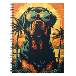 Rottweiler mit Sonnenbrille am Strand Notizblock