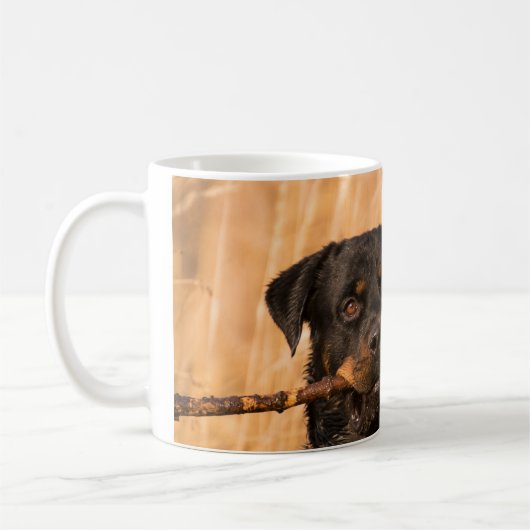 Rottweiler mit Stick Kaffeetasse (Links)