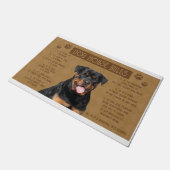 Rottweler Dog House Regeln, wenn es kaputt ist, da Fußmatte (Schrägansicht)