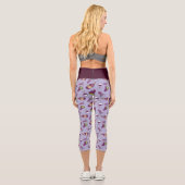 Rotwein Muster Capri Leggings (Rückseite)