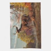 Rotwild auf einem Herbst Lakeshore Geschirrtuch (Vertikal)