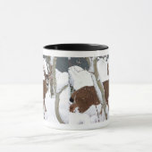 Rotwild-Dollar im Schnee im Winter Tasse (Zentrum)