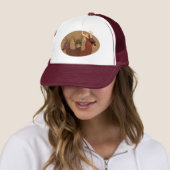 Rotwild-tragende Sonnenbrille Truckerkappe (Beispiel)