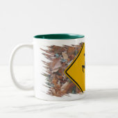 Rotwildüberfahrt Zweifarbige Tasse (Links)