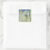 Rouen Cathedral West Facade Sunlight, Claude Monet Quadratischer Aufkleber (Tasche)