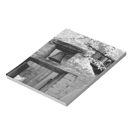 Rough adobe bell in entrway, Santa Fe, New Notizblock (Rotiert)
