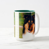 Rough Coil Collie Zweifarbige Tasse (VorderseiteRechts)