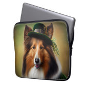 Rough Collie Dog in St. Patrick's Day Dress Laptopschutzhülle (Vorderseite Links)