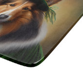 Rough Collie Dog in St. Patrick's Day Dress Schneidebrett (Ecke)