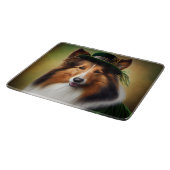 Rough Collie Dog in St. Patrick's Day Dress Schneidebrett (Ecke)