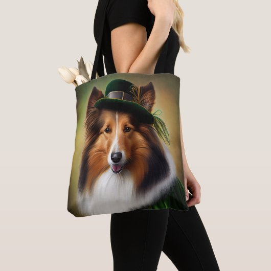 Rough Collie Dog in St. Patrick's Day Dress Tasche (Von Nahem)