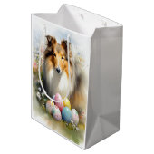 Rough Collie Dog mit Ostereiern Urlaub Mittlere Geschenktüte (Rückseite Schrägansicht)