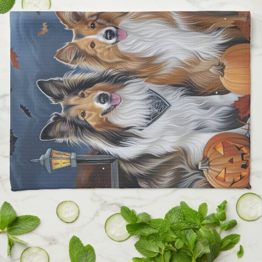 Rough Collie Halloween Spooky Geschirrtuch (Gefaltet)