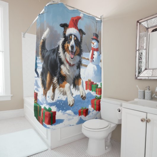 Rough Collie läuft im Schnee mit Weihnachtshut Duschvorhang (Beispiel)