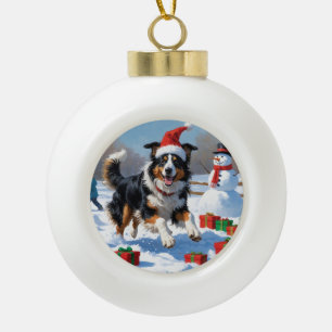Rough Collie läuft im Schnee mit Weihnachtshut Keramik Kugel-Ornament