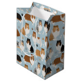 Rough Collie Paws and Bones Mittlere Geschenktüte (Vorderseite Schrägansicht)