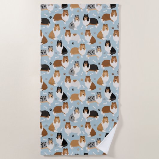 Rough Collie Paws and Bones Strandtuch (Vorderseite)