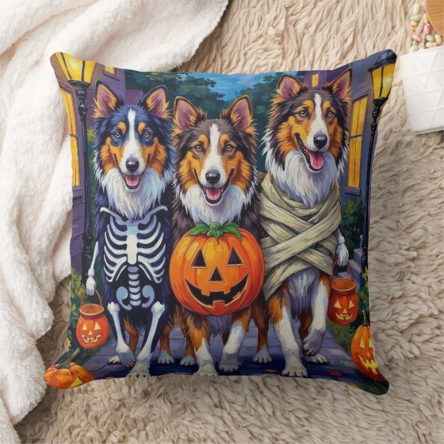 Rough Collie Trick-or-Treating Halloween Costumes Kissen (Decke)
