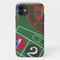 Roulette-Tabelle mit Chips und Rad