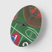 Roulette Table with Chips and Wheel Runde Wanduhr (Winkel)