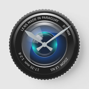 Round faced clock with SLR zoom lens design Runde Wanduhr