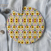 Round floral mousepad featuring a vibrant pattern button (Beispiel)