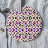 Round floral pattern with purple, pink, and blue  button (Beispiel)