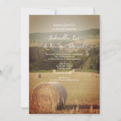 Round Hay Bales Farm Wedding Einladung (Vorderseite)