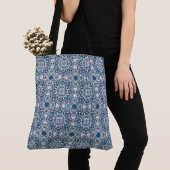 Round Medallion Blue Tasche (Von Nahem)