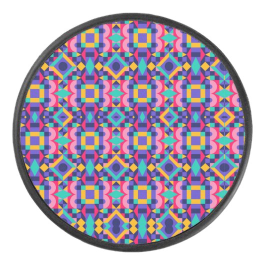 Round object with a vibrant geometric pattern eishockey puck (Vorderseite)