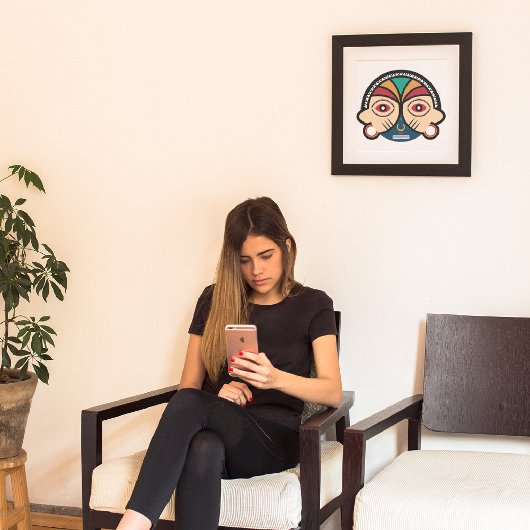 Round Pende Mask Leinwanddruck