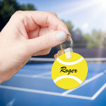 Round tennis ball keychain | Personalizable name Schlüsselanhänger<br><div class="desc">Yellow tennis ball keychain gifts for tennis players,  coach and fans. Add your own personalized text like a funny slogan,  quote,  joke,  saying or name. Cute Birthday party favor for men women and kids. (boy or girl),  Custom key chains with sports design.</div>