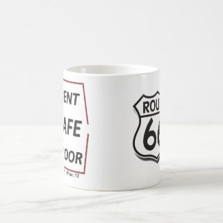 Route 66 Adrian Texas Bent Door Cafe mit Schild Kaffeetasse