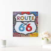 Route 66 Lizenzschild Art by Design Turnpike Quadratische Wanduhr (Zuhause)