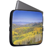 Routinewald in Herbstfarbe, nahe Laptopschutzhülle (Vorne Rechts)