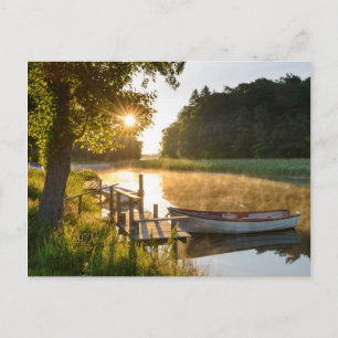 Rowboat Am See verankert Postkarte