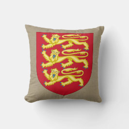 Royal Arms of England on Beige Imitats Linen Kissen