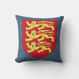 Royal Arms of England On Blue Denim Imitats Linen Kissen