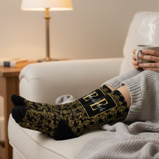 Royal Black & Gold Damask Floral Pattern Monogram Socken