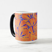 Royal Blue and Citrus Orange Tropical Art Design Verwandlungstasse (Vorderseite Links)