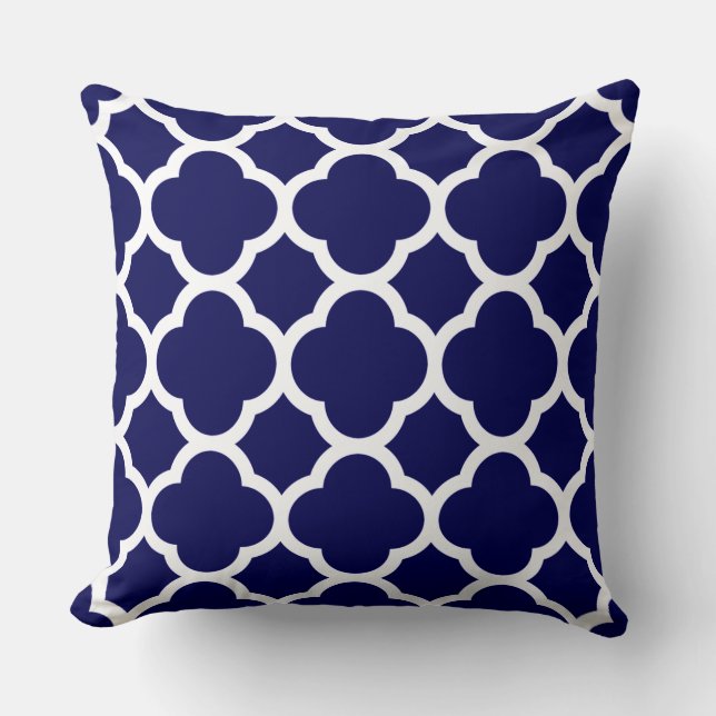 Royal Blue and White Quatrefoil Muster Kissen (Vorderseite)
