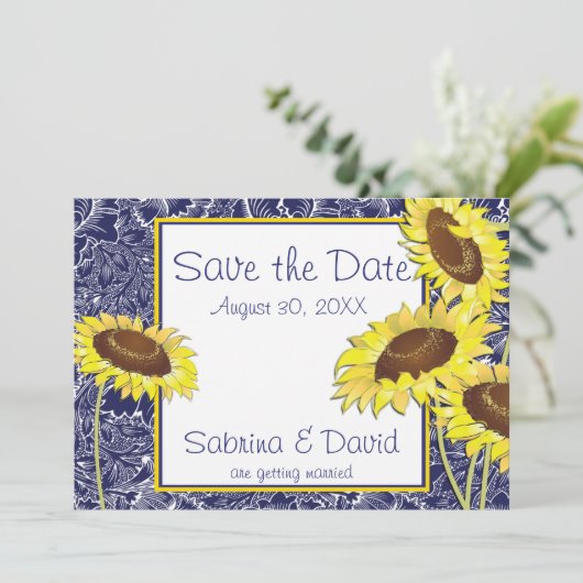 Royal Blue and Yellow Sunflows Save the Date Einladung (Stehend Vorderseite)