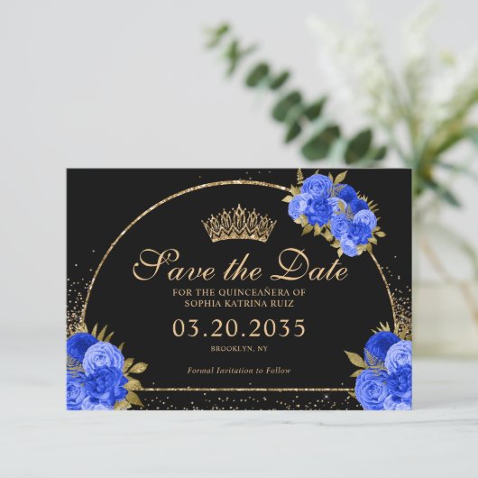 Royal Blue Black Gold Glitzer Floral Quinceanera Save The Date (Stehend Vorderseite)