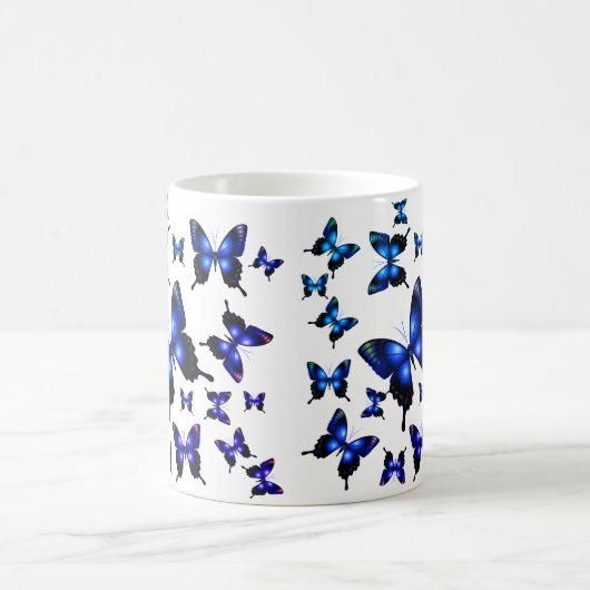 Royal Blue Elegant Whimsical Butterflies Kaffeetasse (Mittel)