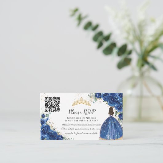Royal Blue Floral Gold Quinceñera QR Code Begleitkarte (Stehend Vorderseite)