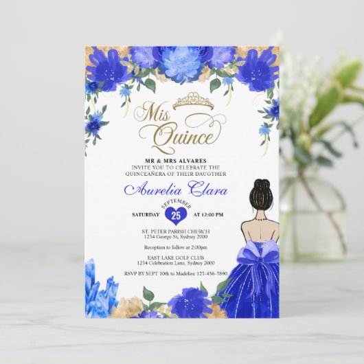 Royal Blue Floral Princess Mis Quince Quinceañera Einladung (Stehend Vorderseite)